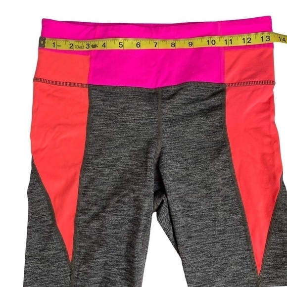 Athleta Chaturanga Colorblock Capri Leggings. Size Small - Picture 8 of 8
